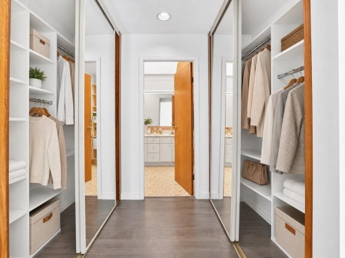 2940 Dresden Way, North Vancouver, BC - Indoor