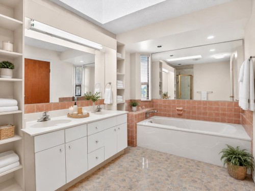 2940 Dresden Way, North Vancouver, BC - Indoor Photo Showing Bathroom