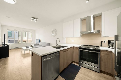 412-611 Regan Avenue, Coquitlam, BC - Indoor Photo Showing Kitchen With Double Sink With Upgraded Kitchen