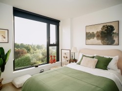 802-2729 Kingsway  Vancouver, BC V5R 0M6