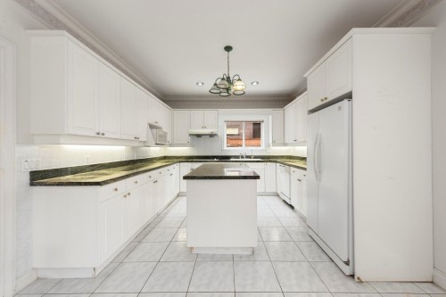 7471 Ledway Road, Richmond, BC - Indoor Photo Showing Kitchen