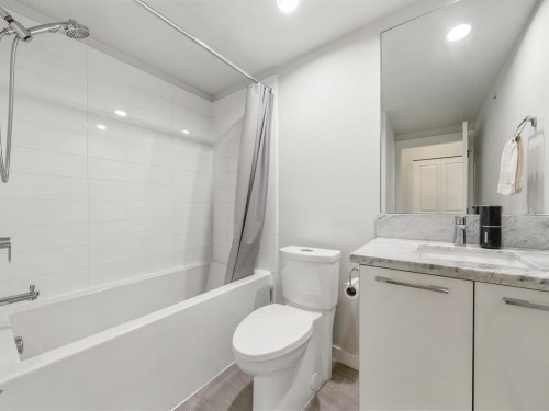 711-3281 Kent Avenue North E, Vancouver, BC - Indoor Photo Showing Bathroom