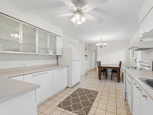 1341 Barberry Drive, Port Coquitlam, BC - Indoor Photo Showing Kitchen