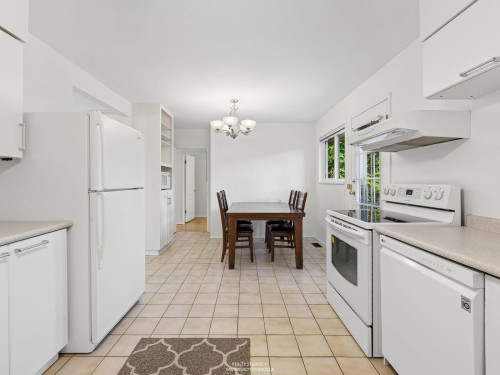 1341 Barberry Drive, Port Coquitlam, BC - Indoor Photo Showing Kitchen