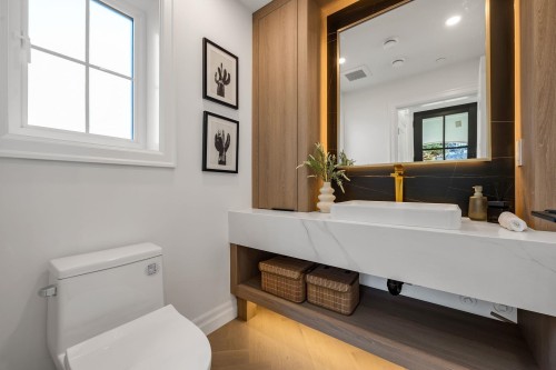 2153 20Th Avenue E, Vancouver, BC - Indoor Photo Showing Bathroom