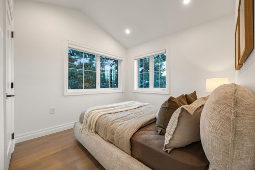 2153 20Th Avenue E, Vancouver, BC - Indoor Photo Showing Bedroom