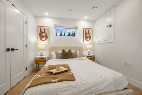 2153 20Th Avenue E, Vancouver, BC - Indoor Photo Showing Bedroom