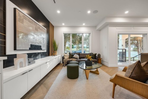 2153 20Th Avenue E, Vancouver, BC - Indoor Photo Showing Living Room