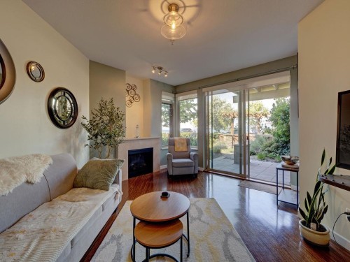 105-5160 Davis Bay Road, Sechelt, BC - Indoor Photo Showing Living Room With Fireplace