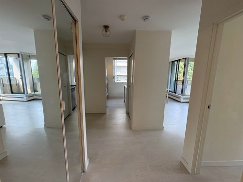 502-1737 Duchess Avenue, West Vancouver, BC - Indoor Photo Showing Other Room