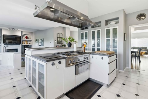 212 Sea Avenue N, Burnaby, BC - Indoor Photo Showing Kitchen