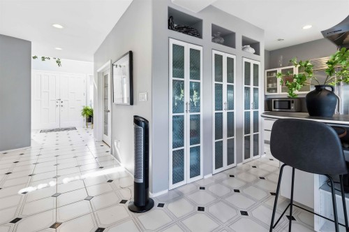 212 Sea Avenue N, Burnaby, BC - Indoor