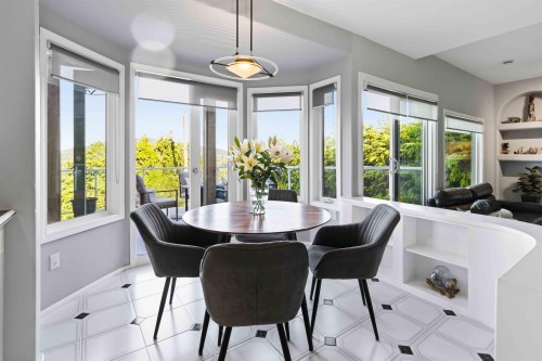 212 Sea Avenue N, Burnaby, BC - Indoor Photo Showing Dining Room
