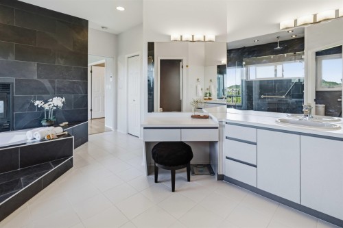 212 Sea Avenue N, Burnaby, BC - Indoor