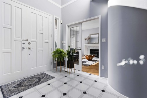 212 Sea Avenue N, Burnaby, BC - Indoor