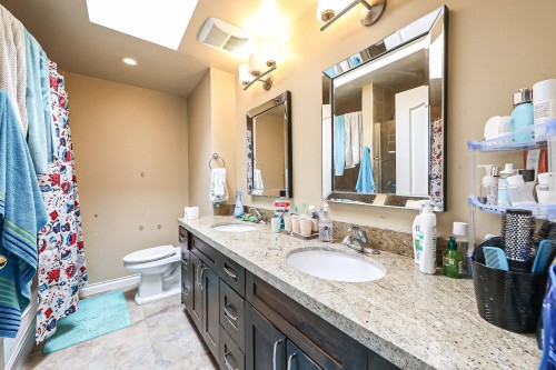 10340 Bamberton Drive, Richmond, BC - Indoor Photo Showing Bathroom