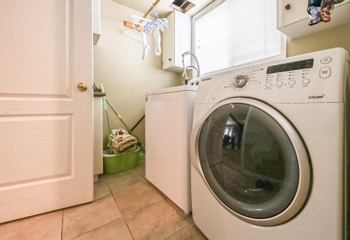 10340 Bamberton Drive, Richmond, BC - Indoor Photo Showing Laundry Room