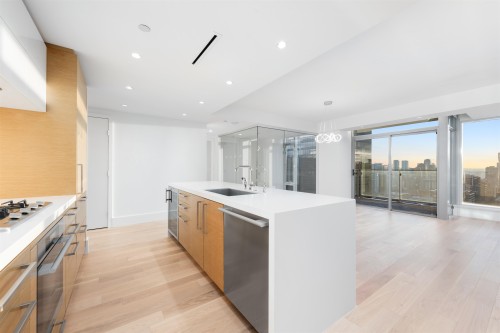 2301-667 Howe Street, Vancouver, BC - Indoor Photo Showing Kitchen With Upgraded Kitchen