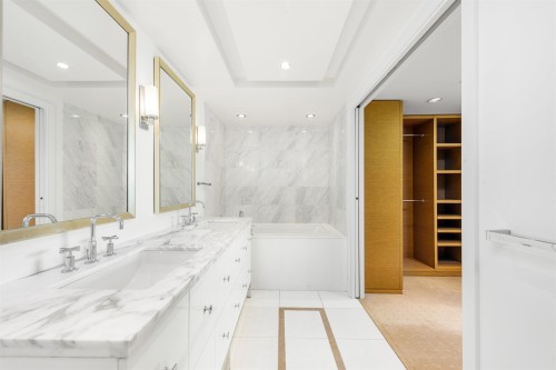 2301-667 Howe Street, Vancouver, BC - Indoor Photo Showing Bathroom