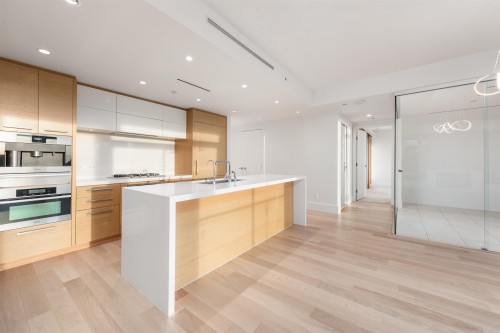 2301-667 Howe Street, Vancouver, BC - Indoor Photo Showing Kitchen With Upgraded Kitchen