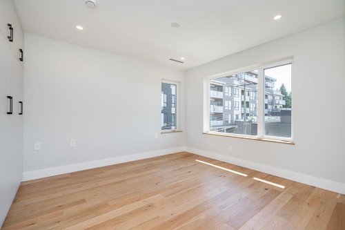 3-676 22Nd Avenue E, Vancouver, BC - Indoor Photo Showing Other Room