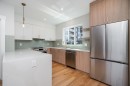 3-676 22Nd Avenue E, Vancouver, BC  - Indoor Photo Showing Kitchen 
