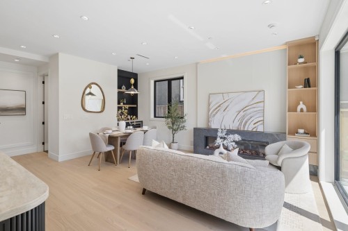1-2815 Trinity Street, Vancouver, BC - Indoor Photo Showing Living Room
