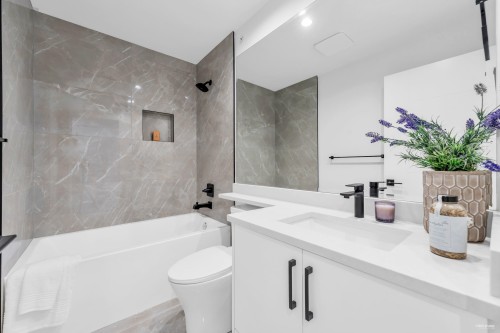 13618 232St Street, Maple Ridge, BC - Indoor Photo Showing Bathroom