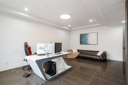7490 No. 4 Road, Richmond, BC - Indoor Photo Showing Office