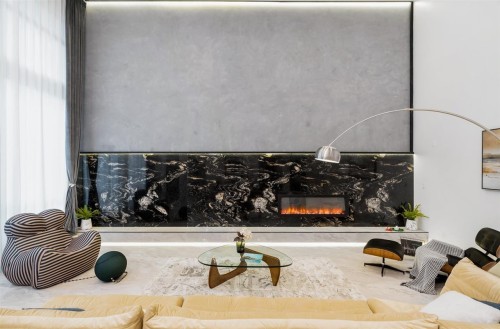 7490 No. 4 Road, Richmond, BC - Indoor With Fireplace