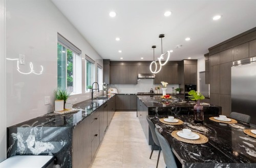 7490 No. 4 Road, Richmond, BC - Indoor Photo Showing Kitchen With Upgraded Kitchen