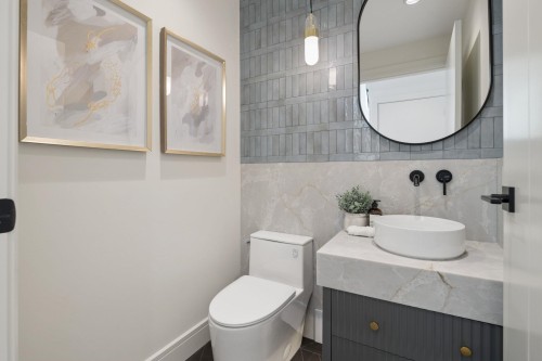2-2815 Trinity Street, Vancouver, BC - Indoor Photo Showing Bathroom