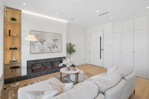 2-2815 Trinity Street, Vancouver, BC - Indoor Photo Showing Living Room With Fireplace