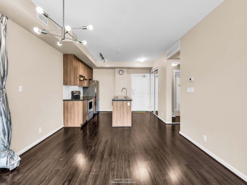 392-4133 Stolberg Street, Richmond, BC - Indoor Photo Showing Kitchen