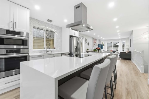 1760 Pekrul Place, Port Coquitlam, BC - Indoor Photo Showing Kitchen With Upgraded Kitchen