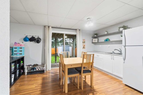 1760 Pekrul Place, Port Coquitlam, BC - Indoor Photo Showing Dining Room