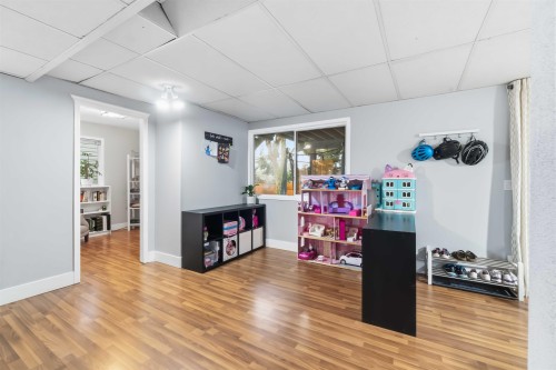 1760 Pekrul Place, Port Coquitlam, BC - Indoor Photo Showing Other Room