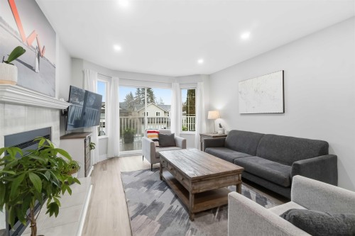 1760 Pekrul Place, Port Coquitlam, BC - Indoor Photo Showing Living Room With Fireplace