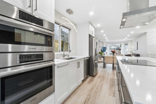 1760 Pekrul Place, Port Coquitlam, BC - Indoor Photo Showing Kitchen With Upgraded Kitchen