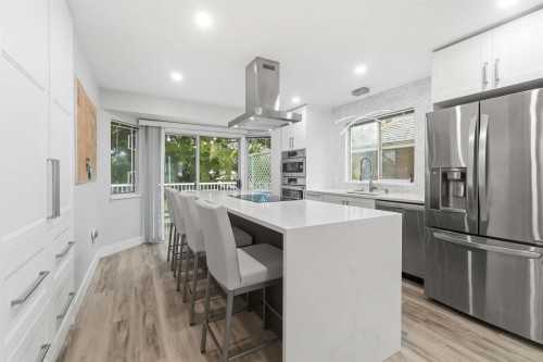 1760 Pekrul Place, Port Coquitlam, BC - Indoor Photo Showing Kitchen With Upgraded Kitchen
