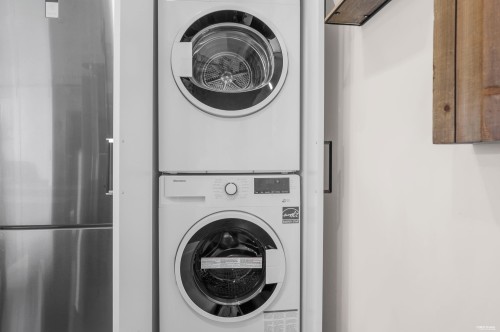 225-12109 223 Street, Maple Ridge, BC - Indoor Photo Showing Laundry Room