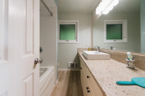 6950 Porpoise Drive, Sechelt, BC - Indoor Photo Showing Bathroom