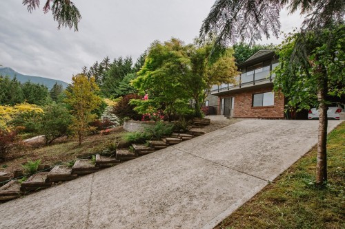 6950 Porpoise Drive, Sechelt, BC - Outdoor