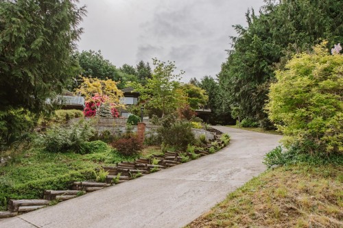 6950 Porpoise Drive, Sechelt, BC - Outdoor