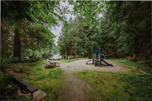 6950 Porpoise Drive, Sechelt, BC - Outdoor