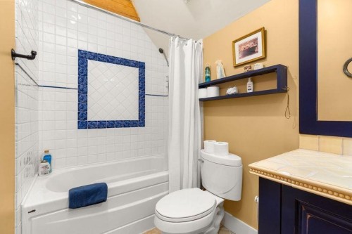 13543 Sakinaw Drive, Garden Bay, BC - Indoor Photo Showing Bathroom