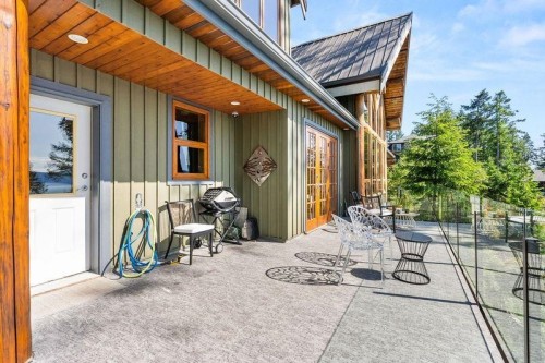 13543 Sakinaw Drive, Garden Bay, BC - Outdoor With Exterior