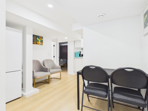 3885 35Th Avenue W, Vancouver, BC - Indoor