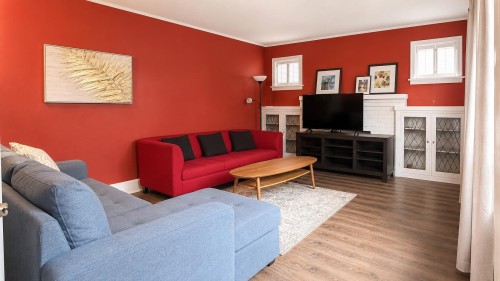 3885 35Th Avenue W, Vancouver, BC - Indoor Photo Showing Living Room