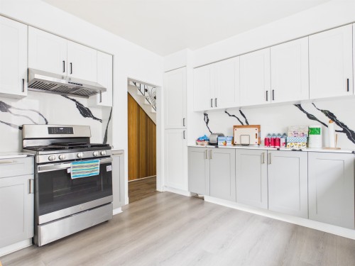 3885 35Th Avenue W, Vancouver, BC - Indoor Photo Showing Kitchen